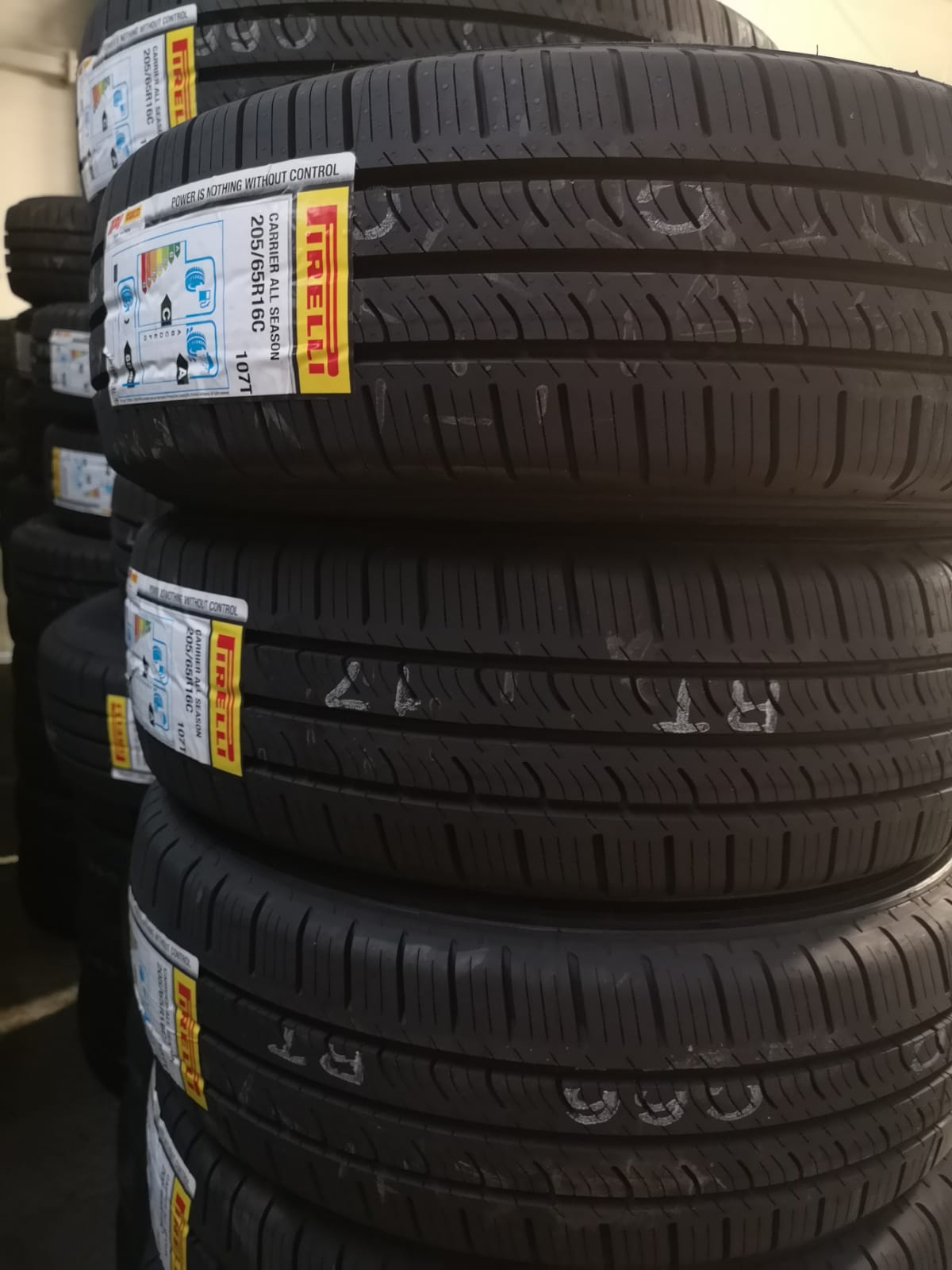 Anvelope M S Noi Dot2020 Pirelli Carrier All Season M S 205 65 R16c 107 105t DezmembrÄri Economycars