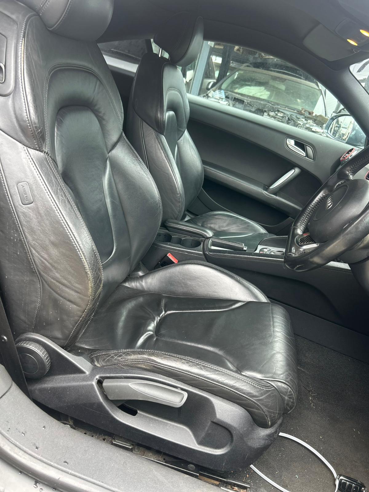 INTERIOR PIELE S-LINE - AUDI TT(8J) - AN 2008