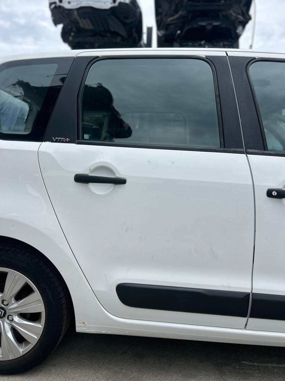 USA FATA/SPATE - STANGA/DREAPTA CITROEN C3 PICASSO - AN 2010 - imagine 4