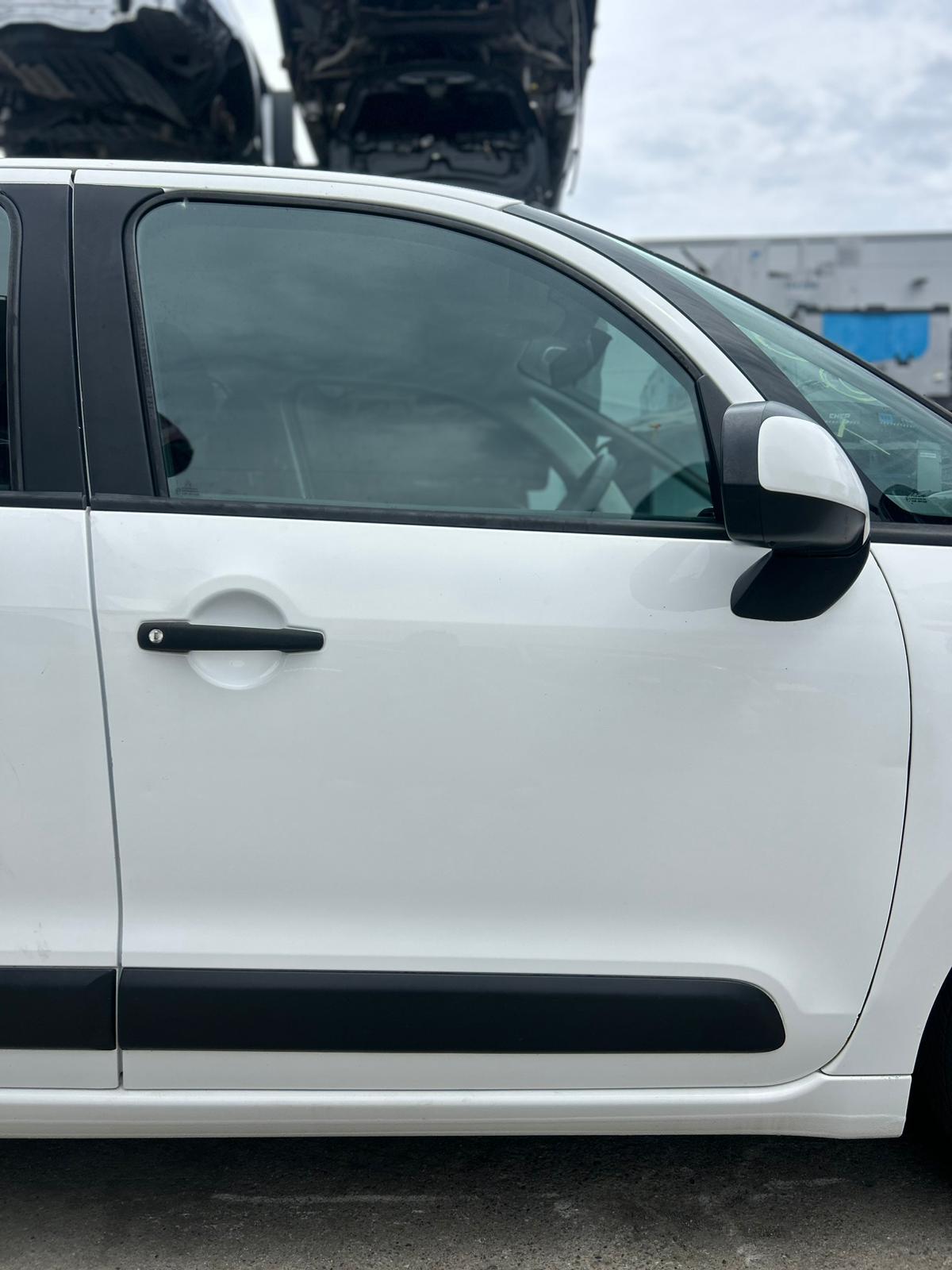 USA FATA/SPATE - STANGA/DREAPTA CITROEN C3 PICASSO - AN 2010 - imagine 3