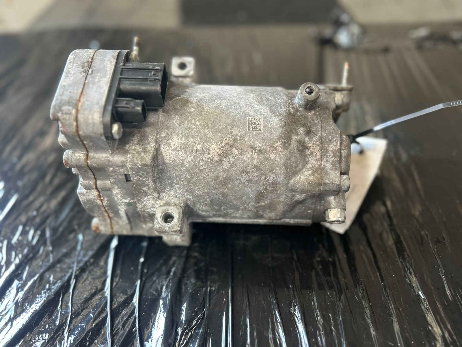 COMPRESOR CLIMA INFINITI Q50 - 3.5HYBRID - AN 2014 - COD OEM : 926004GA0A