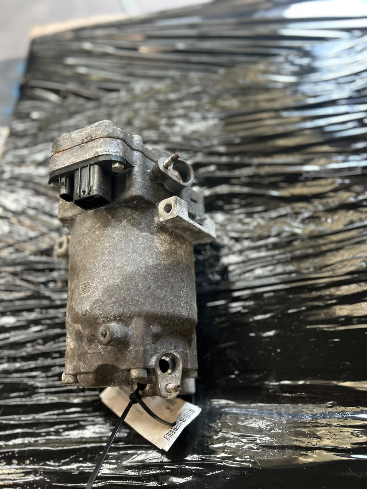 COMPRESOR CLIMA INFINITI Q50 - 3.5HYBRID - AN 2014 - COD OEM : 926004GA0A - imagine 2