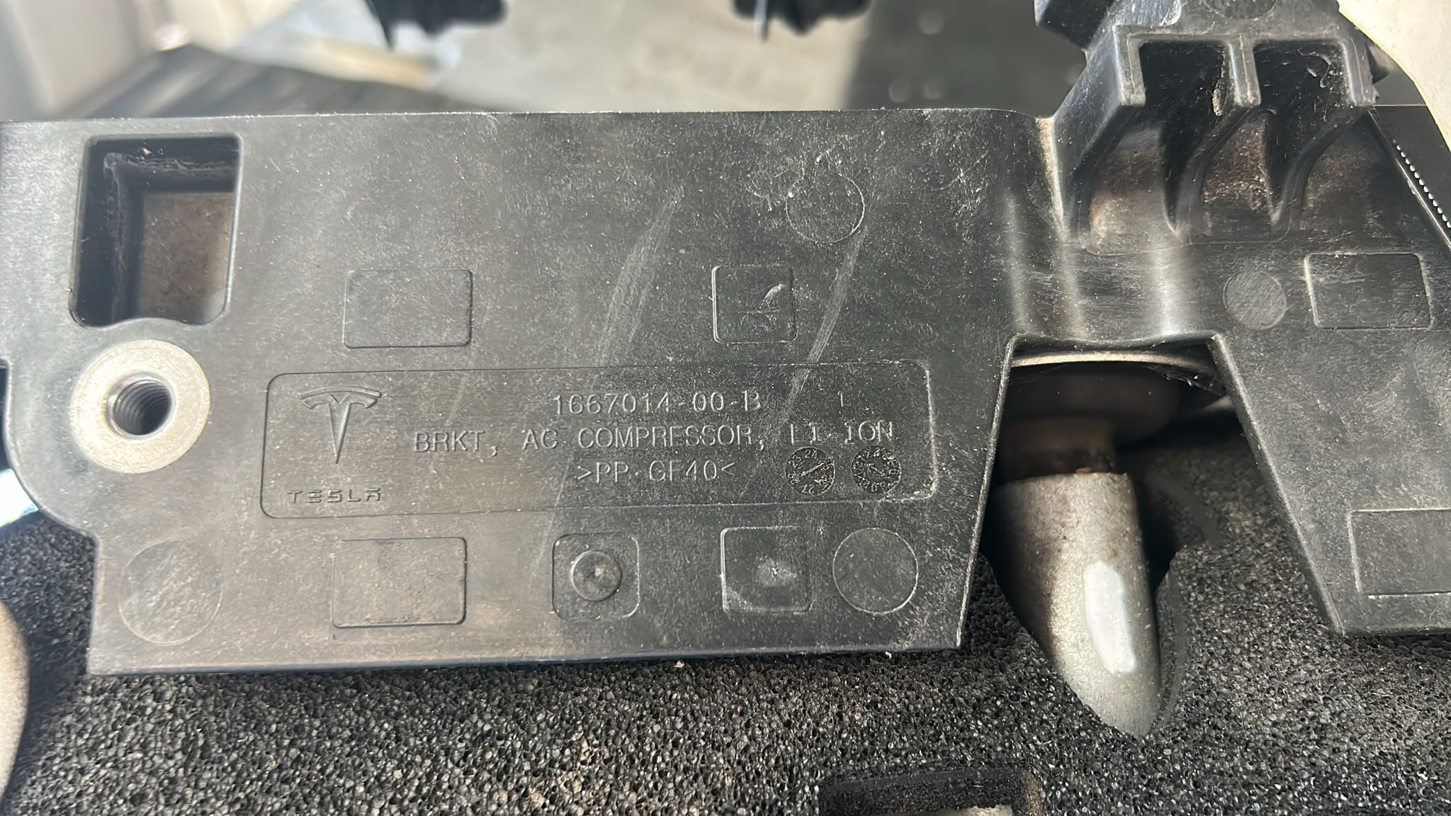 COMPRESOR CLIMA TESTA MODEL Y - AN 2021 - COD OEM : 150125601M - imagine 2