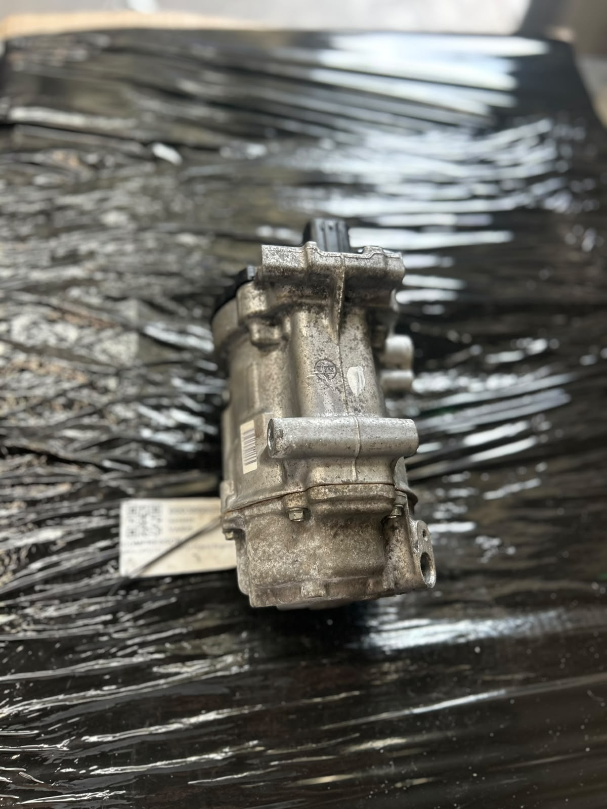 COMPRESOR CLIMA TOYOTA YARIS 1.5HYBRID - AN 2022 - COD OEM : 042400-0740 - imagine 3