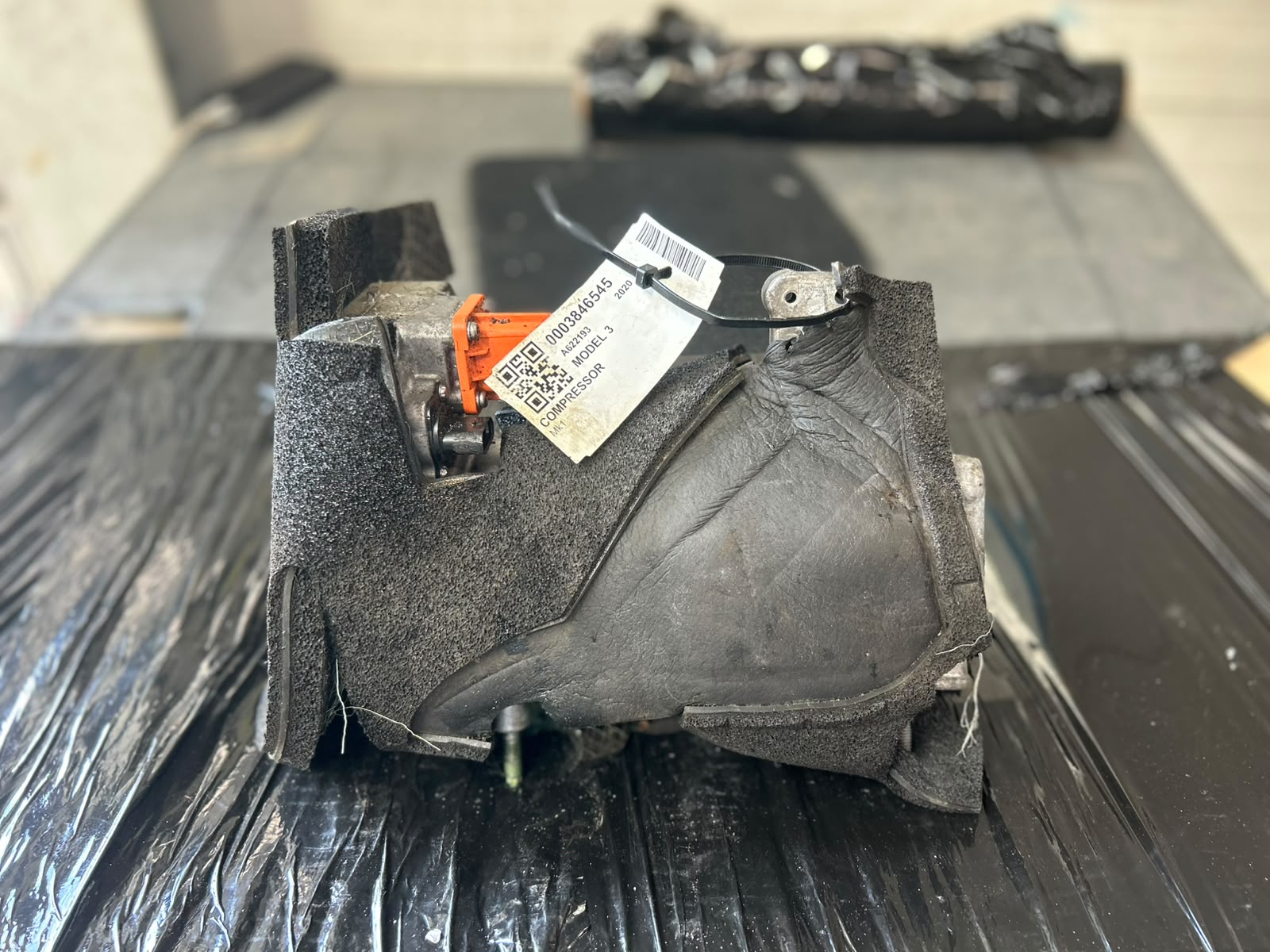 COMPRESOR CLIMA TESLA MODEL Y - AN 2020 - COD OEM : 1501256-00-I - imagine 6