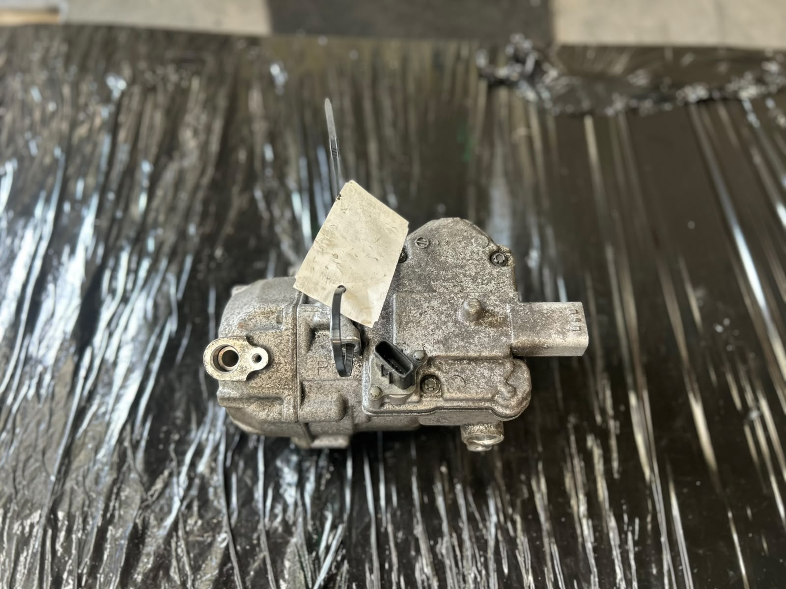 COMPRESOR CLIMA TOYOTA PRIUS 1.8BENZINA - AN 2010 - COD OEM : 042200-0212 - imagine 2