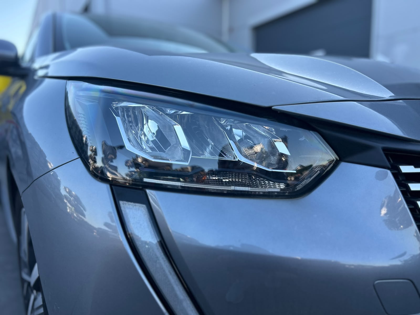 Far LED Dreapta - Peugeot 208 - An 2022