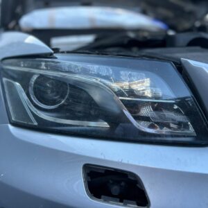 Far Dreapta XENON Audi Q5 - An 2010