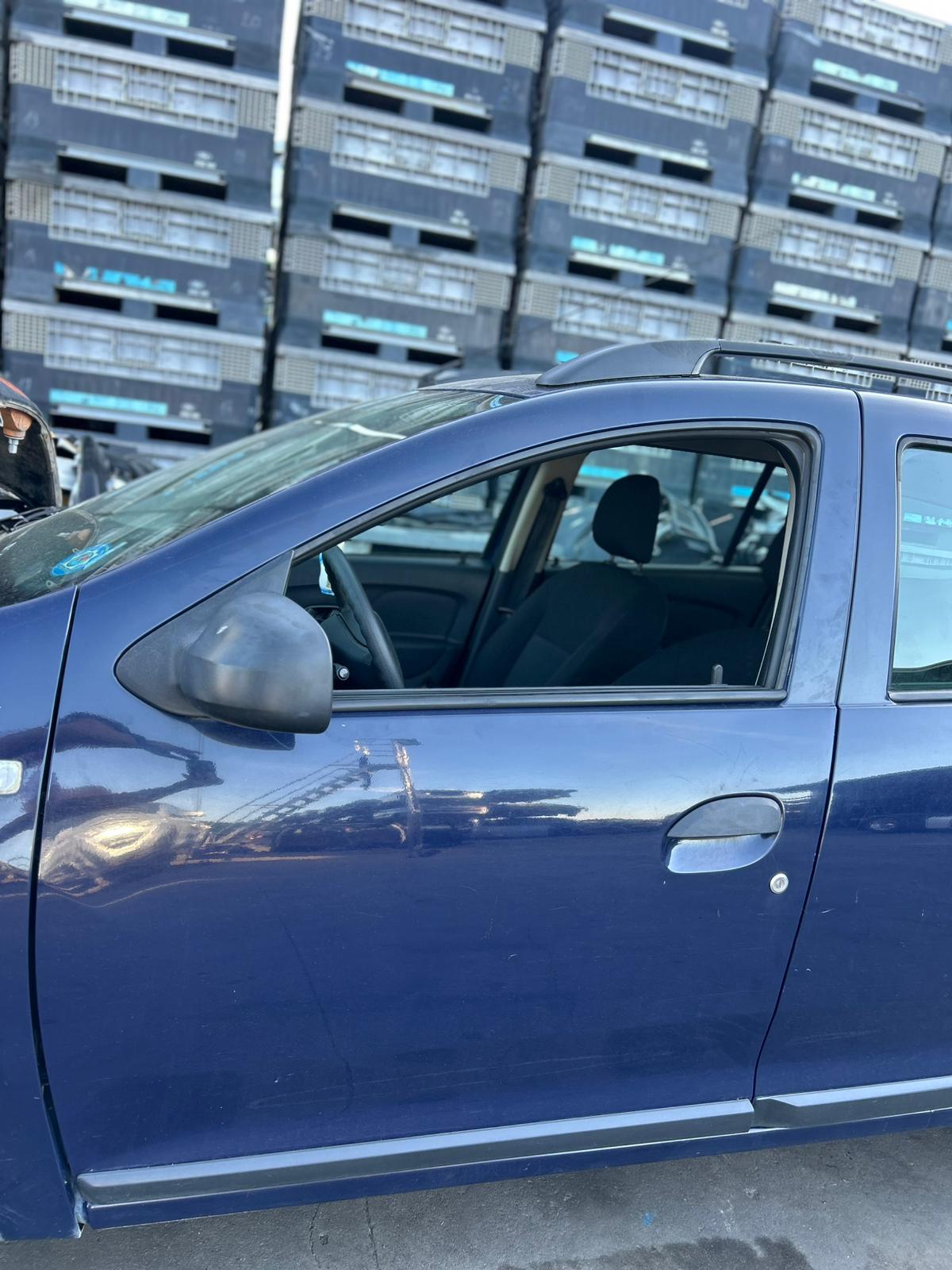 Usa Fata/Spate - Stanga/Dreapta Dacia Logan MCV - An 2014