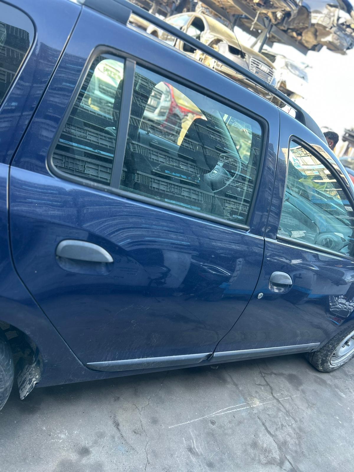 Usa Fata/Spate - Stanga/Dreapta Dacia Logan MCV - An 2014 - imagine 4