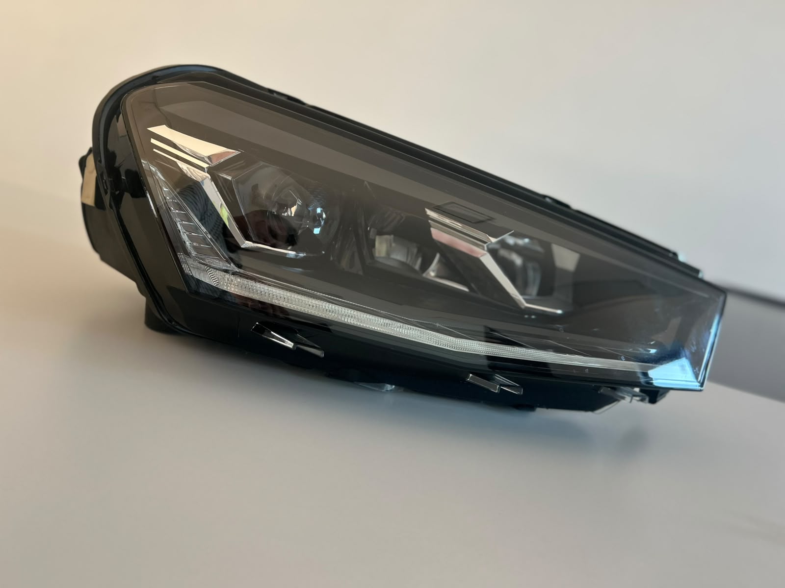 FAR Stanga/Dreapta FULL LED Skoda Fabia 4 - An 2022 - COD OEM : 6VB.941.015B - imagine 2