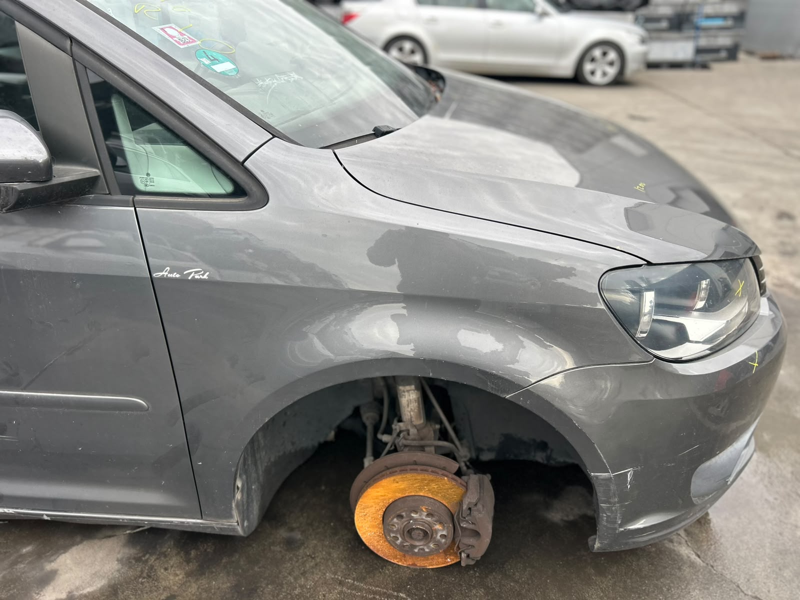 Aripa Stanga/Dreapta VW Touran - An 2012
