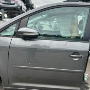 Usa Fata/Spate - Stanga/Dreapta VW Touran - An 2012