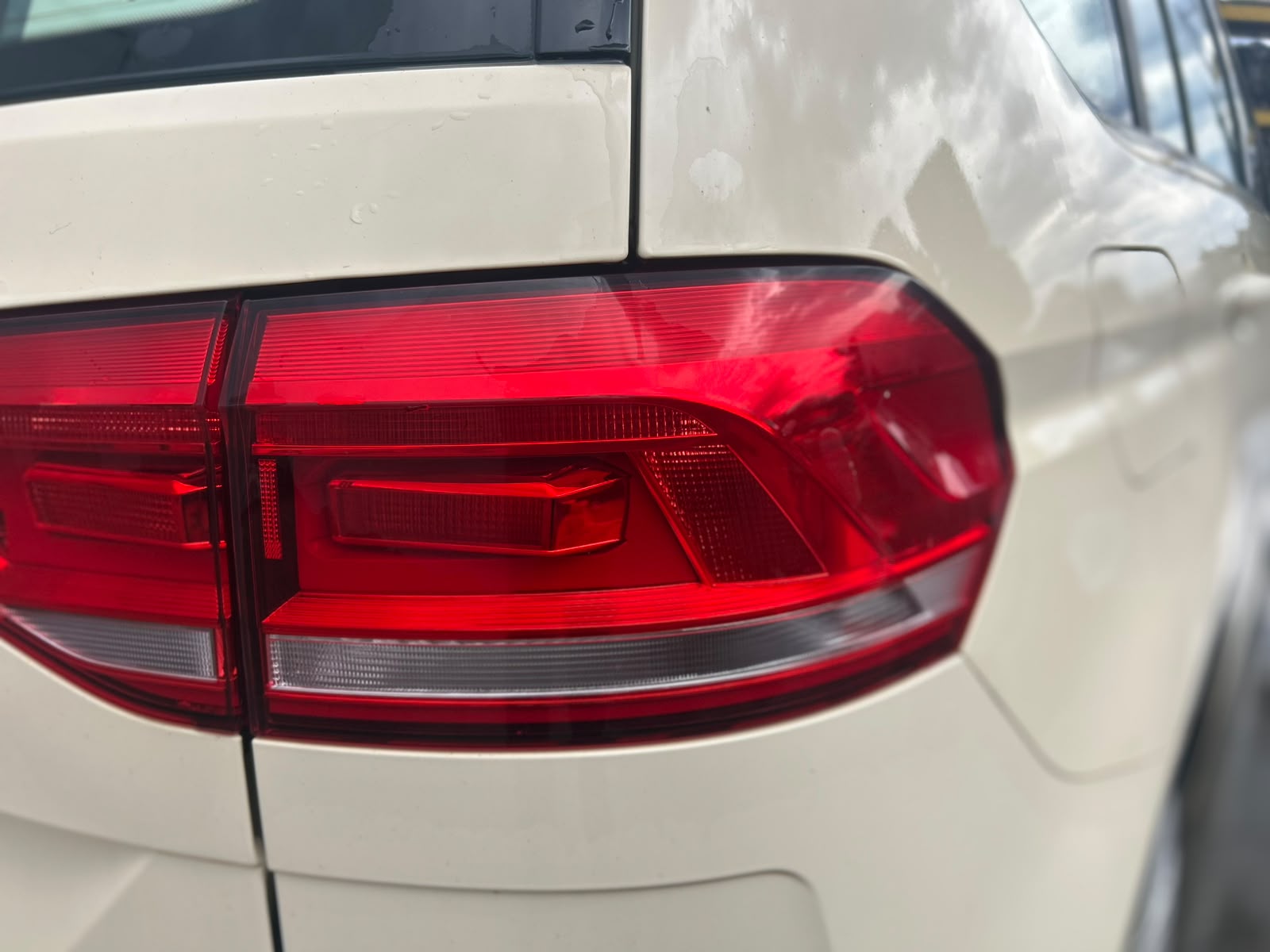 Stop Stanga/Dreapta pe caroserie Volkswagen Touran (5T) - An 2016