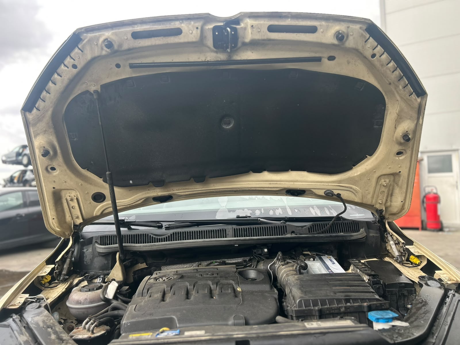 Capota motor Volkswagen Touran (5T) - An 2016 - imagine 2