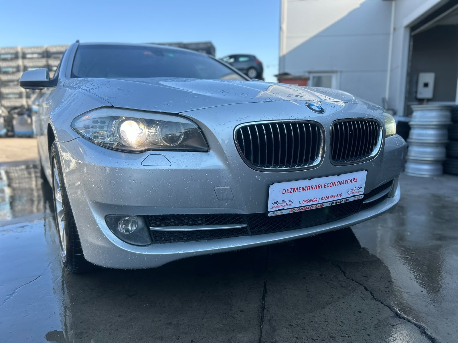 Bara fata completa cu proiectoare,senzori si spalatori de faruri BMW Seria 5 (F11) - AN 2011 - imagine 2