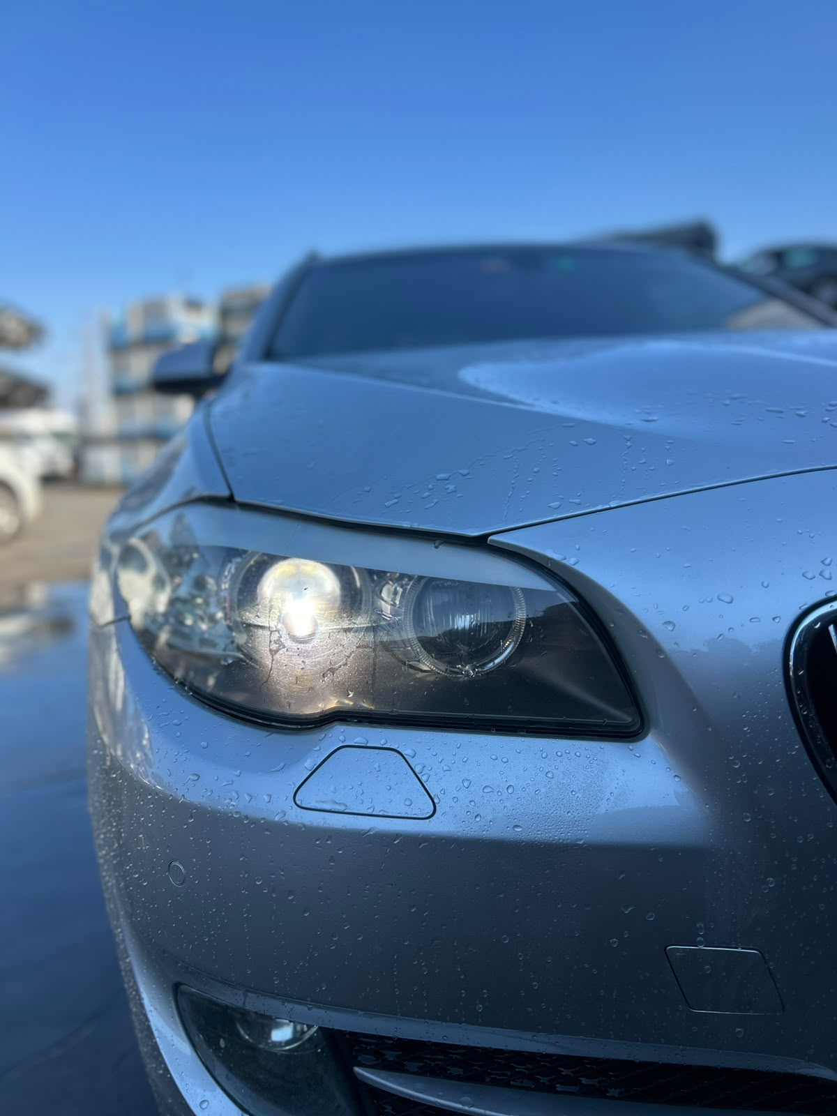 Far Bi-Xenon Adaptiv Stanga/Dreapta BMW Seria 5 (F11) - AN 2011 - imagine 2
