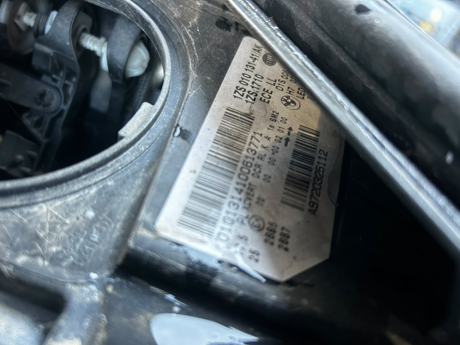 Far Bi-Xenon Adaptiv Stanga/Dreapta BMW Seria 5 (F11) - AN 2011 - imagine 3