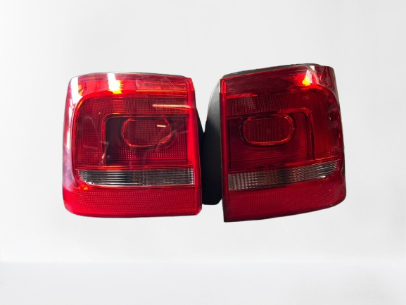 Stop Stanga/Dreapta pe caroserie VW Touran - An 2012
