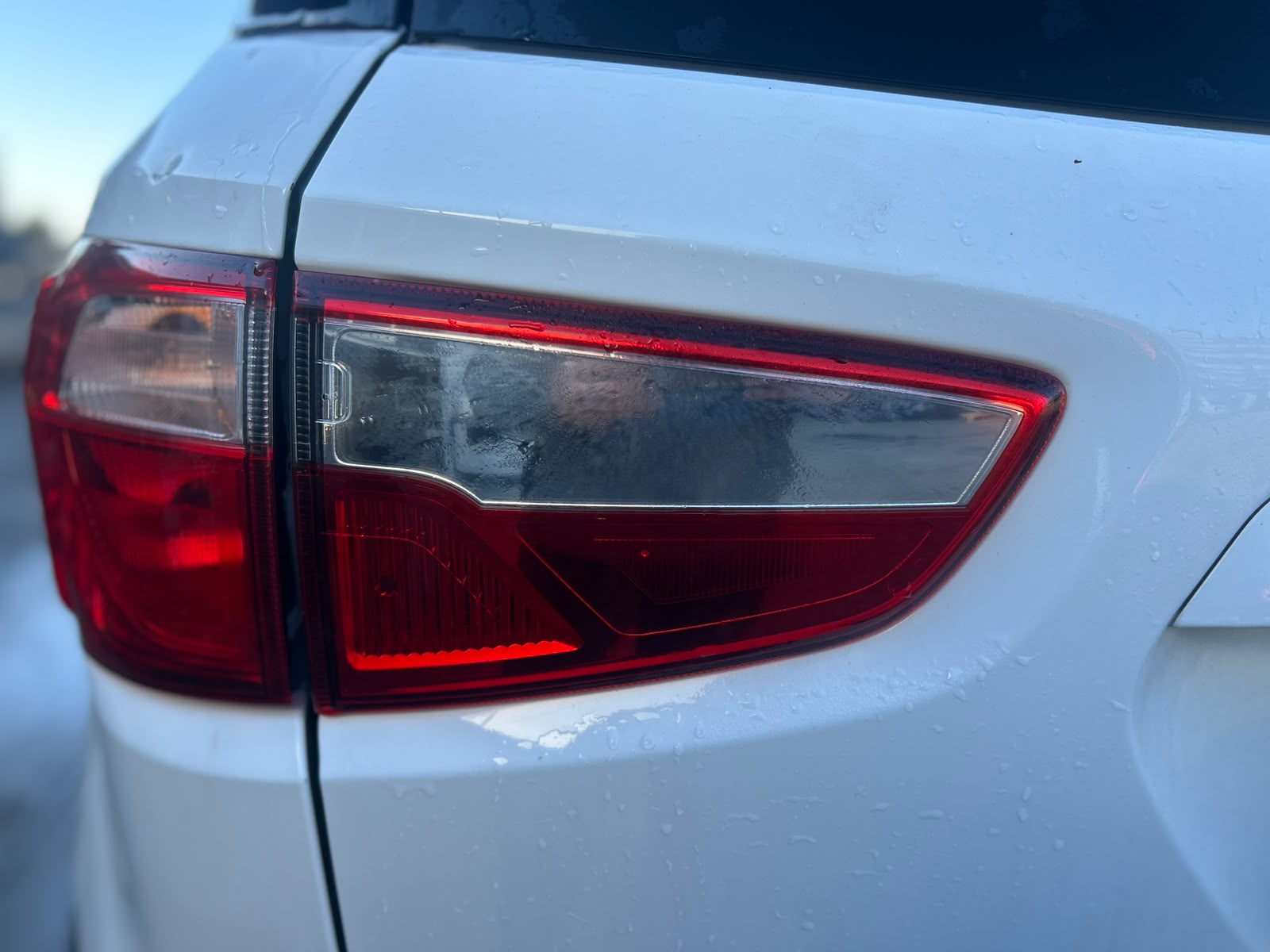 Stop Stanga/Dreapta pe haion - Ford EcoSport - An 2018