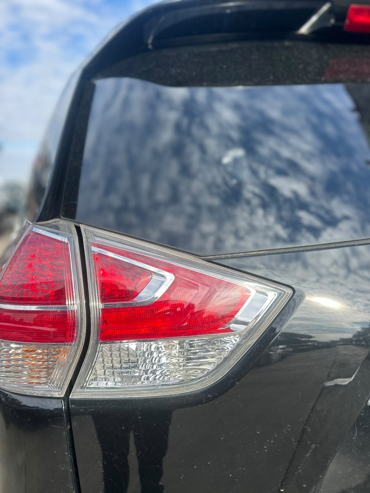 Stop Stanga/Dreapta pe haion Nissan X-trail - An 2016