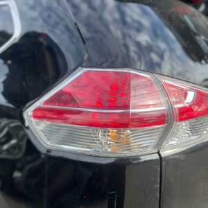 Stop Stanga/Dreapta pe caroserie Nissan X-trail - An 2016